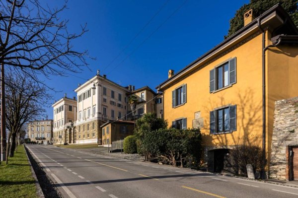 casa indipendente in vendita a Bergamo in zona Città Alta