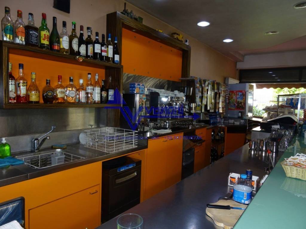 negozio in vendita a Bergamo in zona Borgo Palazzo