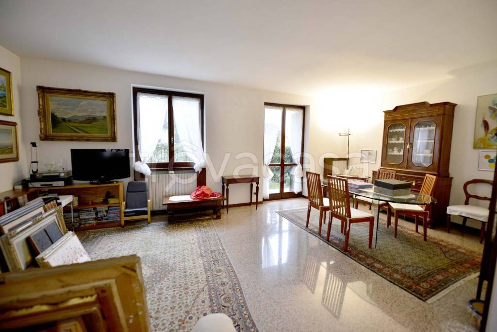 casa indipendente in vendita a Bergamo in zona Canovine