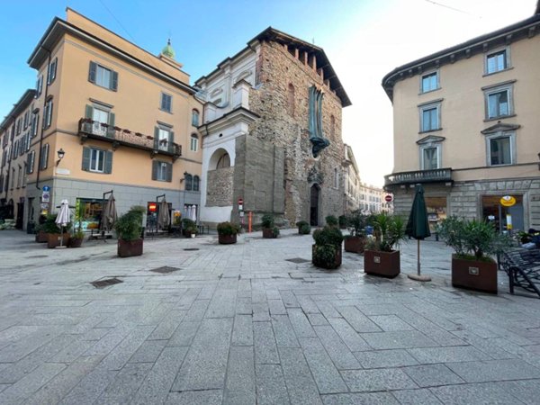 appartamento in vendita a Bergamo in zona Borgo Pignolo