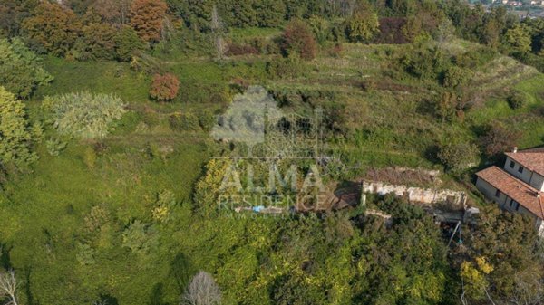 casa indipendente in vendita a Bergamo in zona Astino