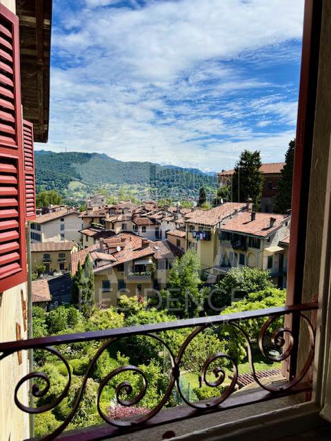 appartamento in vendita a Bergamo in zona Città Alta