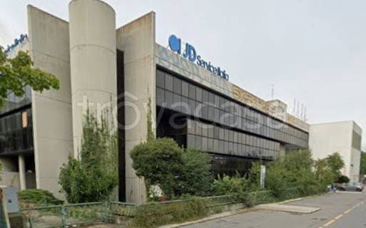 capannone in vendita a Bergamo in zona Canovine