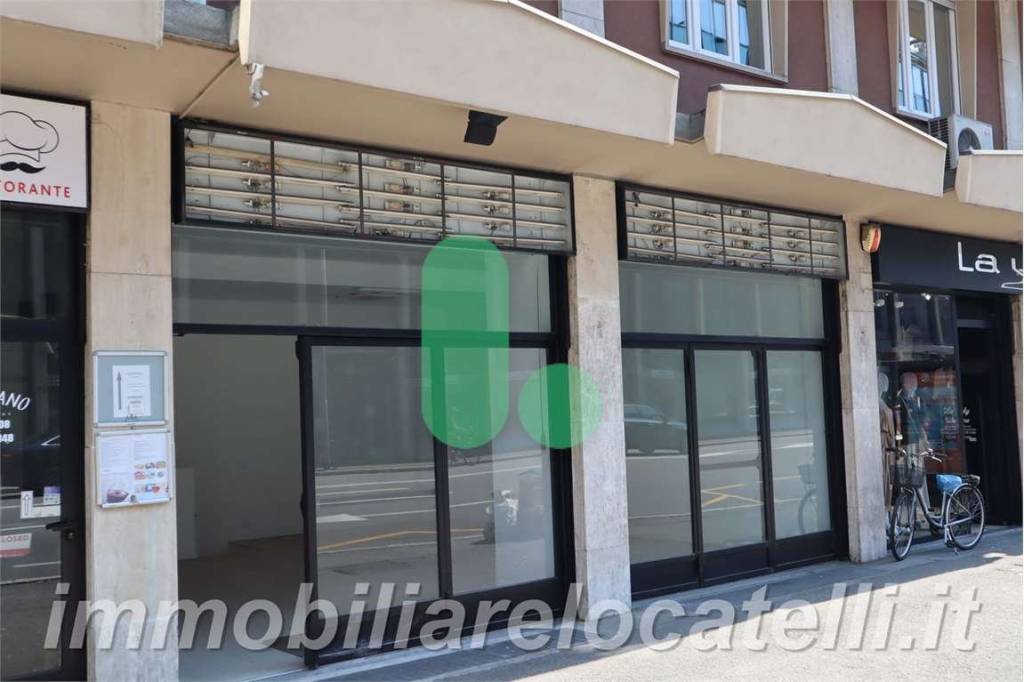 negozio in vendita a Bergamo in zona Città Alta