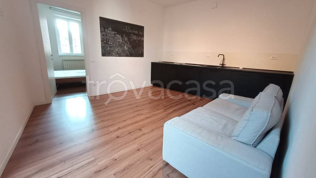 appartamento in vendita a Bergamo in zona Borgo Santa Caterina