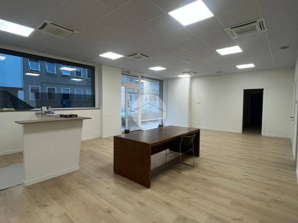 ufficio in vendita a Bergamo in zona Borgo Palazzo