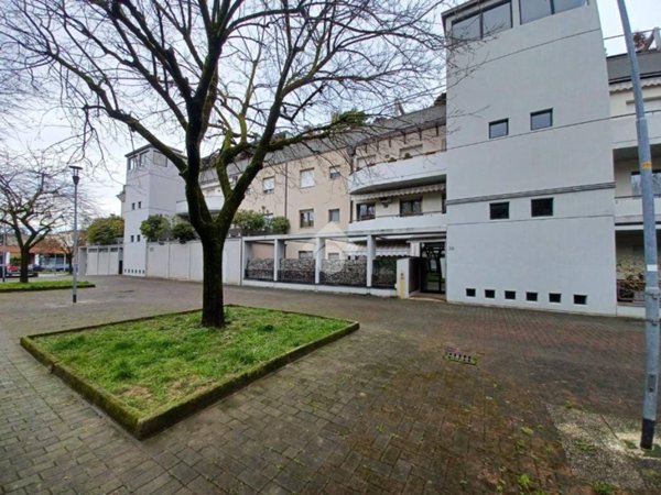 appartamento in vendita a Bergamo in zona Canovine