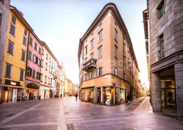negozio in vendita a Bergamo in zona Bergamo Centro