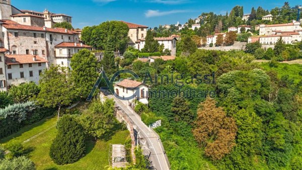 appartamento in vendita a Bergamo in zona Città Alta