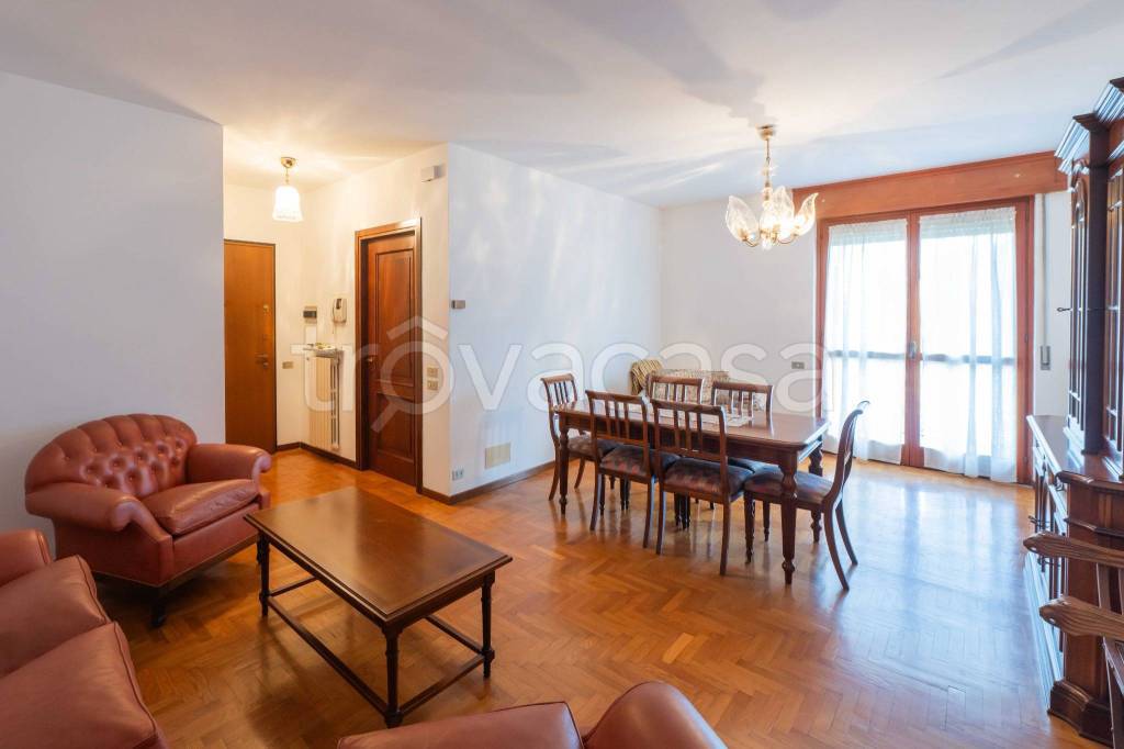 appartamento in vendita a Bergamo in zona Città Alta