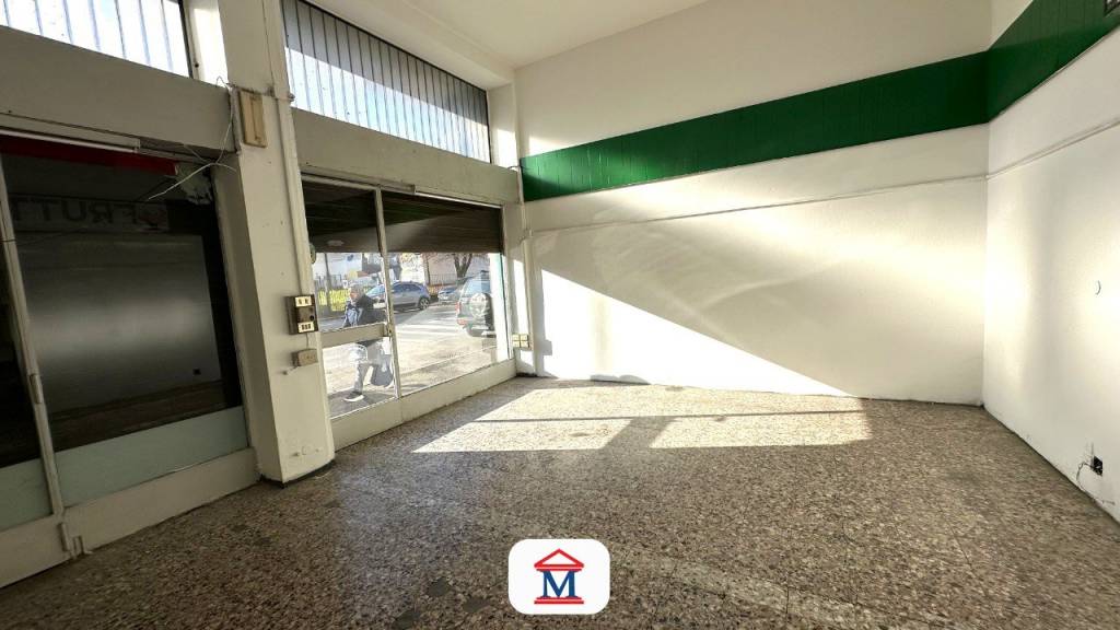 negozio in vendita a Bergamo in zona Loreto