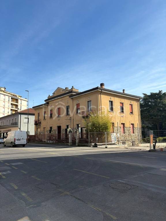 negozio in vendita a Bergamo in zona Bergamo Centro
