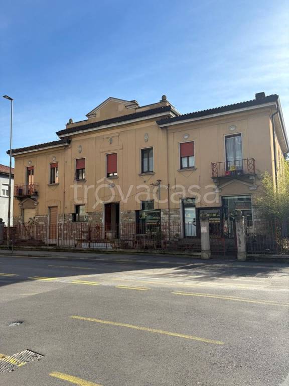 negozio in vendita a Bergamo in zona Bergamo Centro