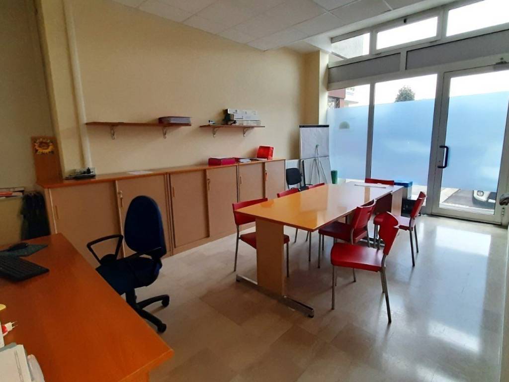negozio in vendita a Bergamo in zona Valtesse/Valverde