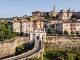casa indipendente in vendita a Bergamo in zona Città Alta