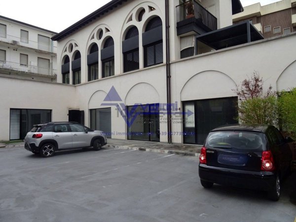 ufficio in vendita a Bergamo in zona Bergamo Centro