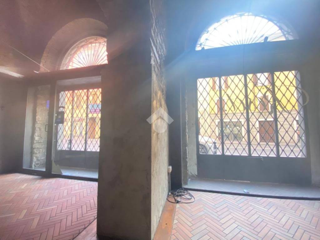 negozio in vendita a Bergamo in zona Borgo Palazzo