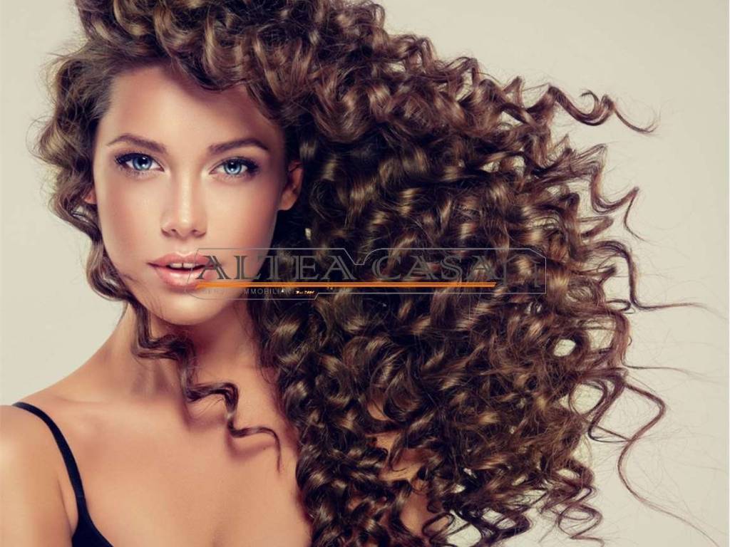 negozio in vendita a Bergamo in zona Redona