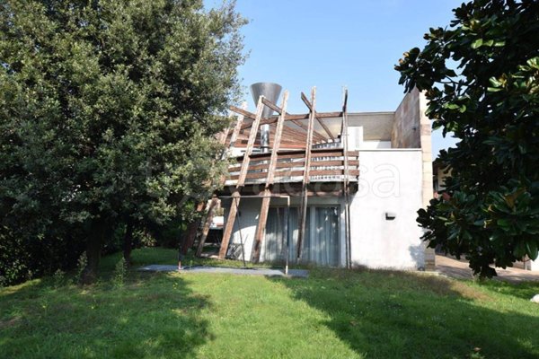 casa indipendente in vendita a Bergamo in zona Longuelo