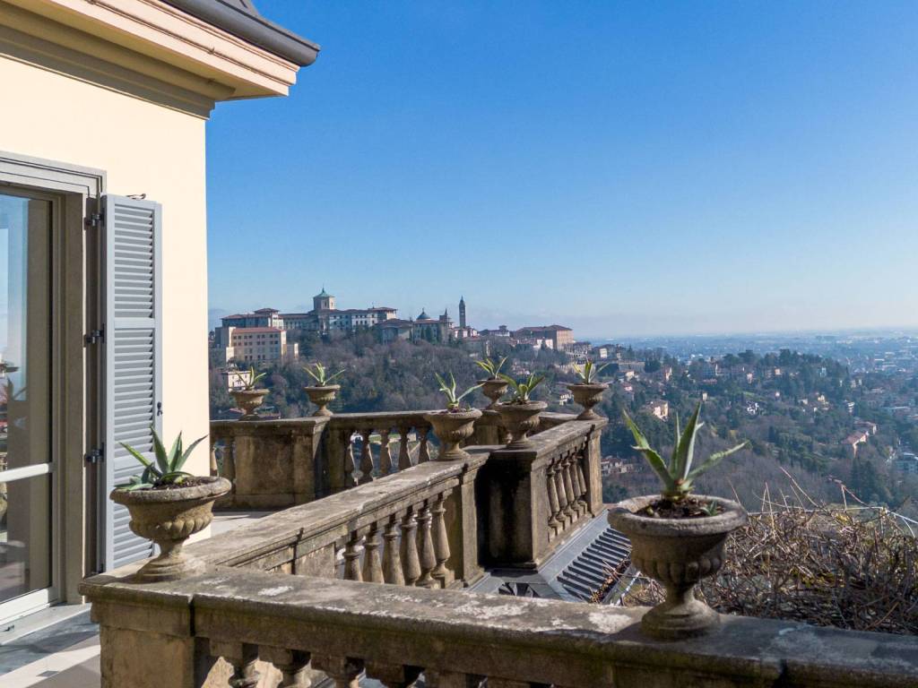 appartamento in vendita a Bergamo in zona Città Alta