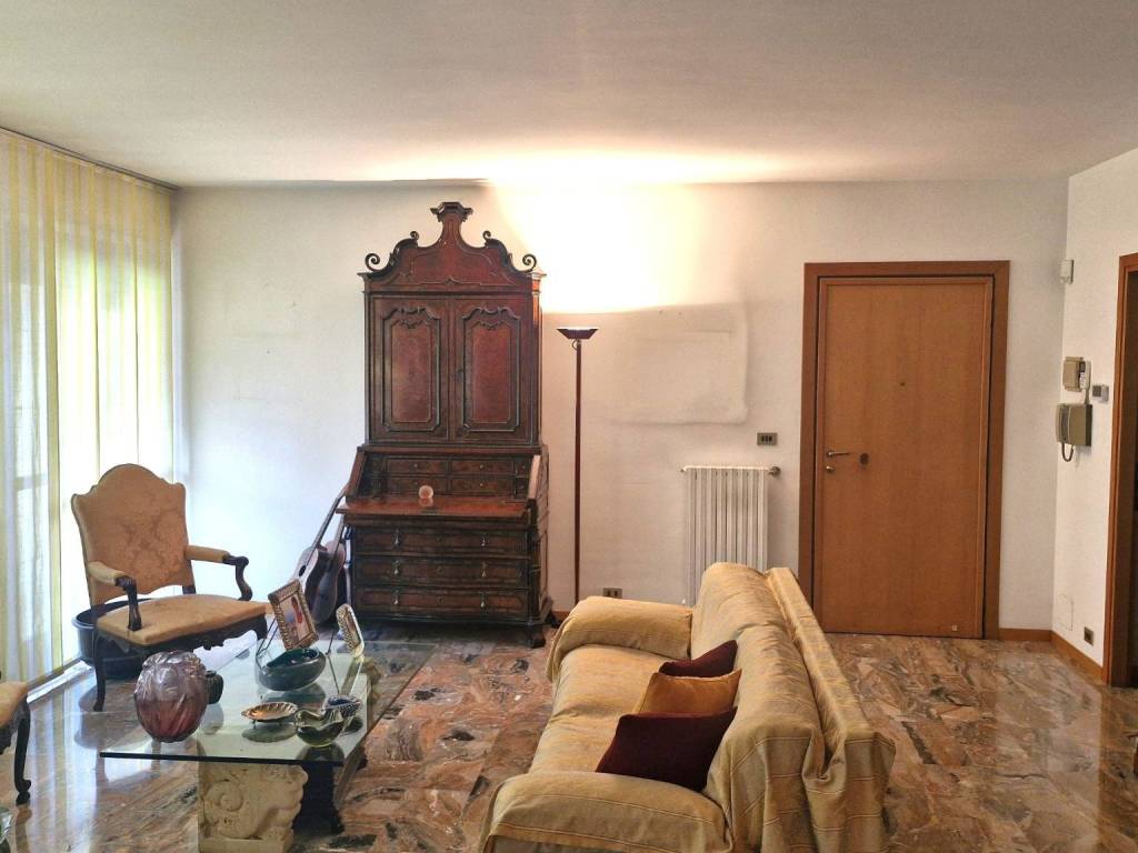 appartamento in vendita a Bergamo in zona Monterosso