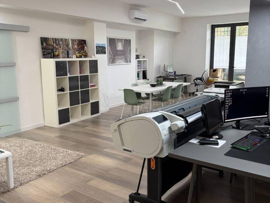 ufficio in vendita a Bergamo in zona Valtesse/Valverde