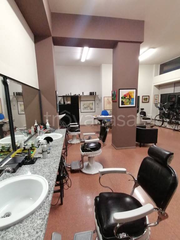 negozio in vendita a Bergamo in zona Borgo Palazzo