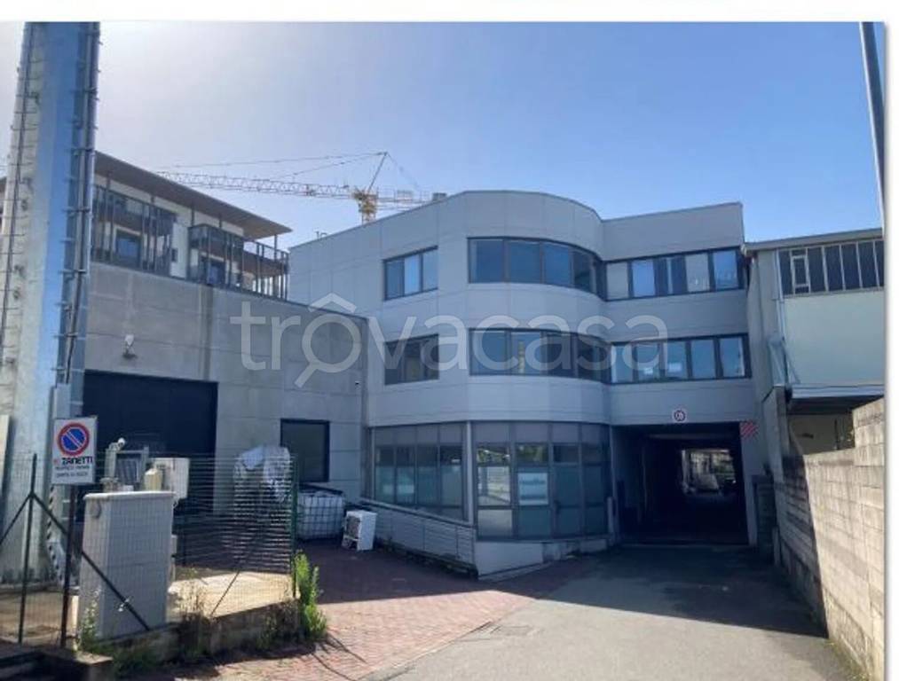 ufficio in vendita a Bergamo in zona Redona