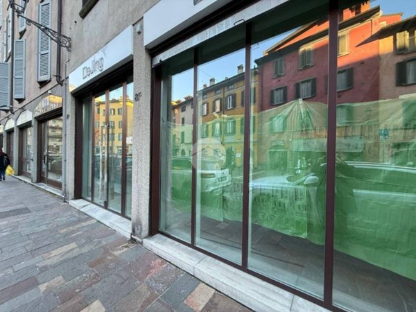 negozio in vendita a Bergamo in zona Borgo Santa Caterina