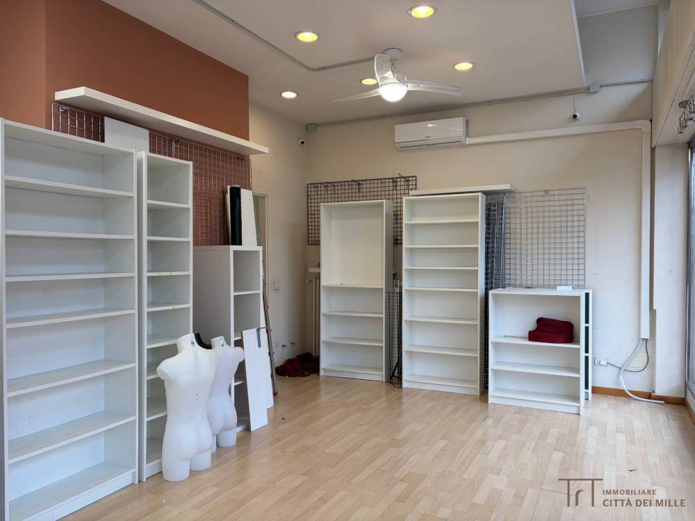 negozio in vendita a Bergamo in zona Borgo Santa Caterina