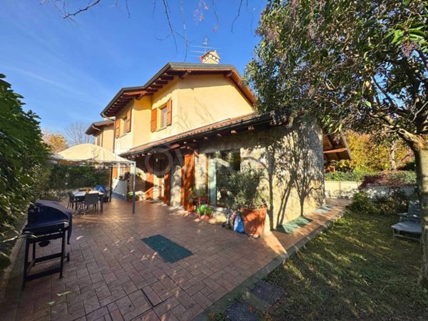 casa indipendente in vendita a Bergamo in zona Loreto