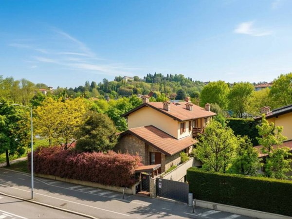 casa indipendente in vendita a Bergamo in zona Longuelo