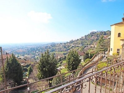 casa indipendente in vendita a Bergamo in zona Borgo Canale