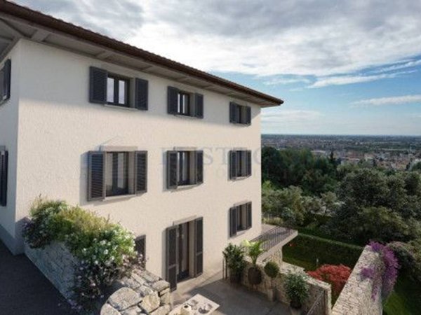 appartamento in vendita a Bergamo in zona Città Alta