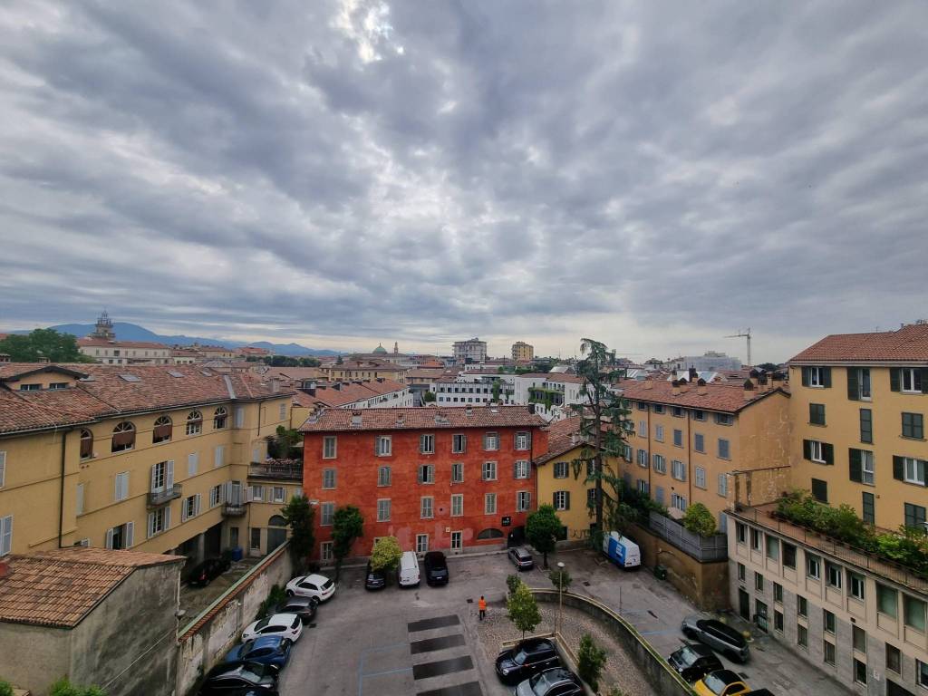 appartamento in vendita a Bergamo in zona Borgo Palazzo