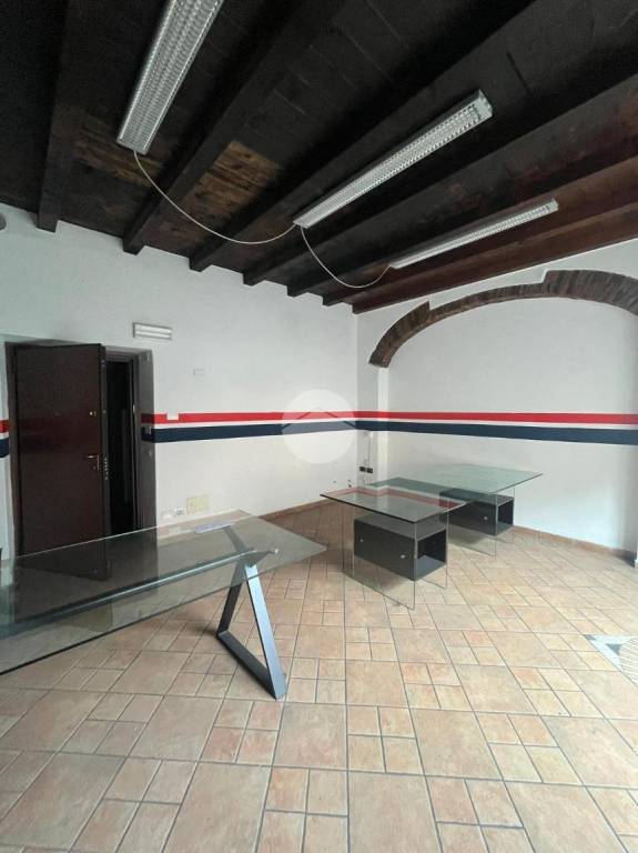 negozio in vendita a Bergamo in zona Canovine