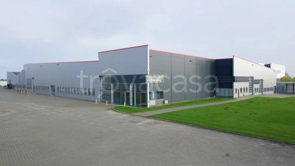 capannone in vendita a Bergamo in zona Canovine