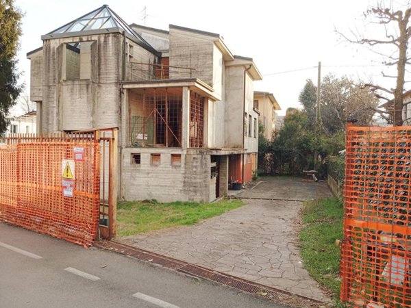 casa indipendente in vendita a Bergamo in zona Monterosso