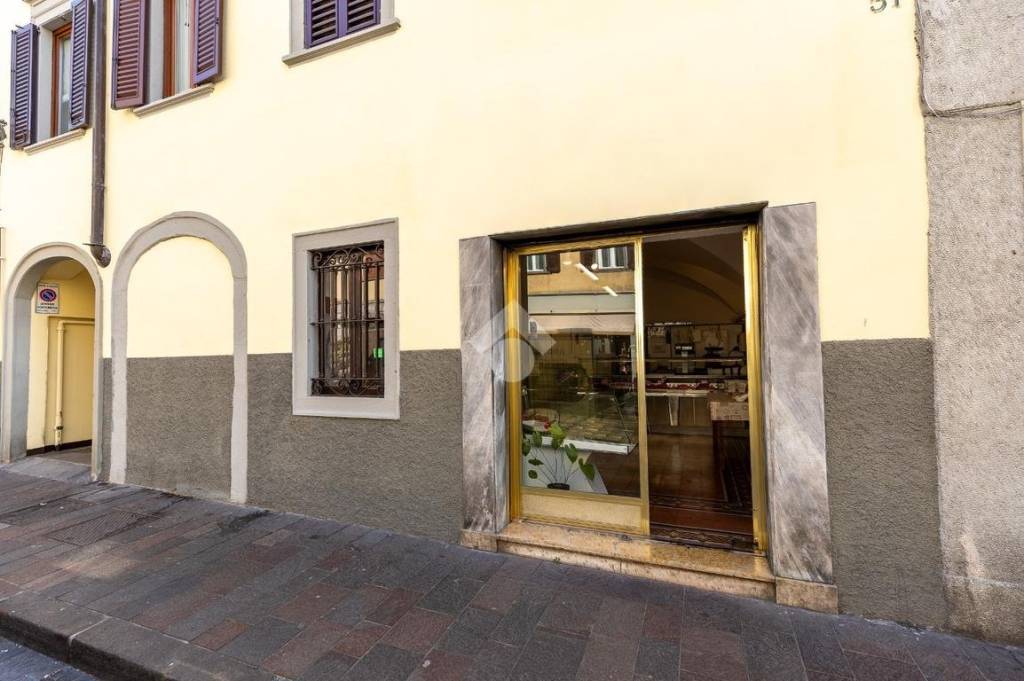 negozio in vendita a Bergamo in zona Borgo Santa Caterina