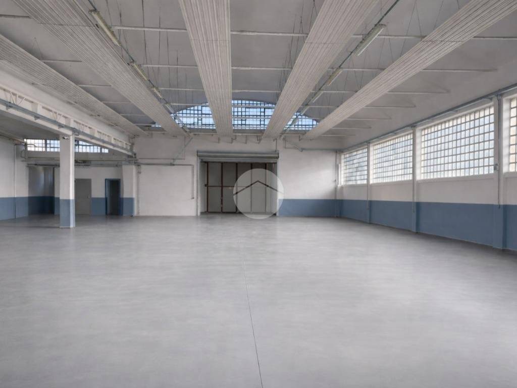 locale commerciale in vendita a Bergamo in zona Canovine