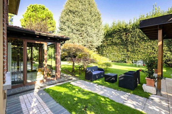 casa indipendente in vendita a Bergamo in zona Canovine