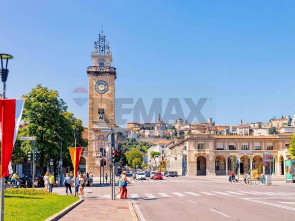negozio in vendita a Bergamo in zona Borgo Palazzo