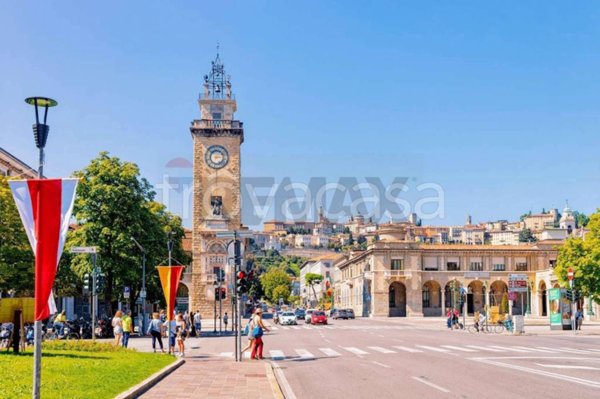 negozio in vendita a Bergamo in zona Bergamo Centro