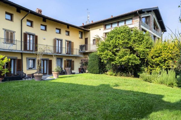 casa indipendente in vendita a Bergamo in zona Castagneta/Pianone