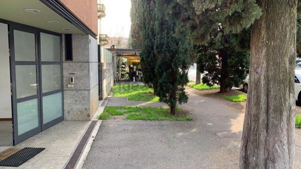 ufficio in vendita a Bergamo in zona Borgo Palazzo
