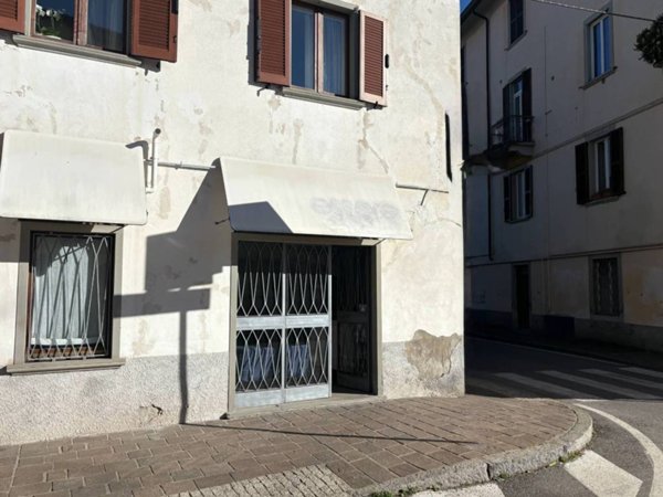 negozio in vendita a Bergamo in zona Conca Fiorita