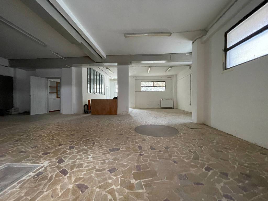 locale commerciale in vendita a Bergamo in zona Borgo Palazzo