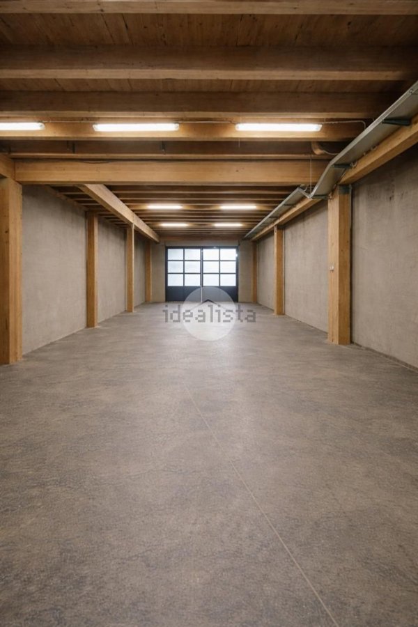 capannone in vendita a Bergamo in zona Boccaleone