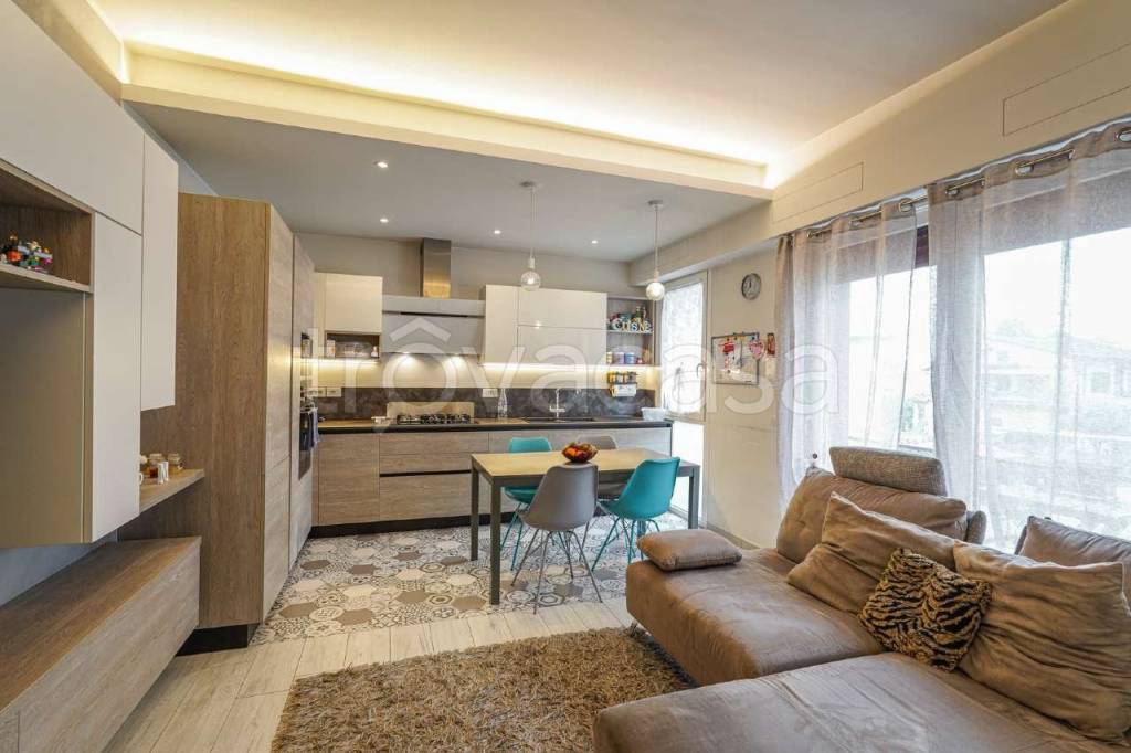 appartamento in vendita a Bergamo in zona Canovine