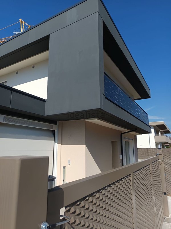 casa indipendente in vendita a Bergamo in zona Colognola